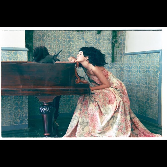 Meet your Posher, Maria - Picture 1 of 8